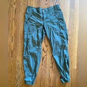Athleta Trekkie hiking jogger size 12